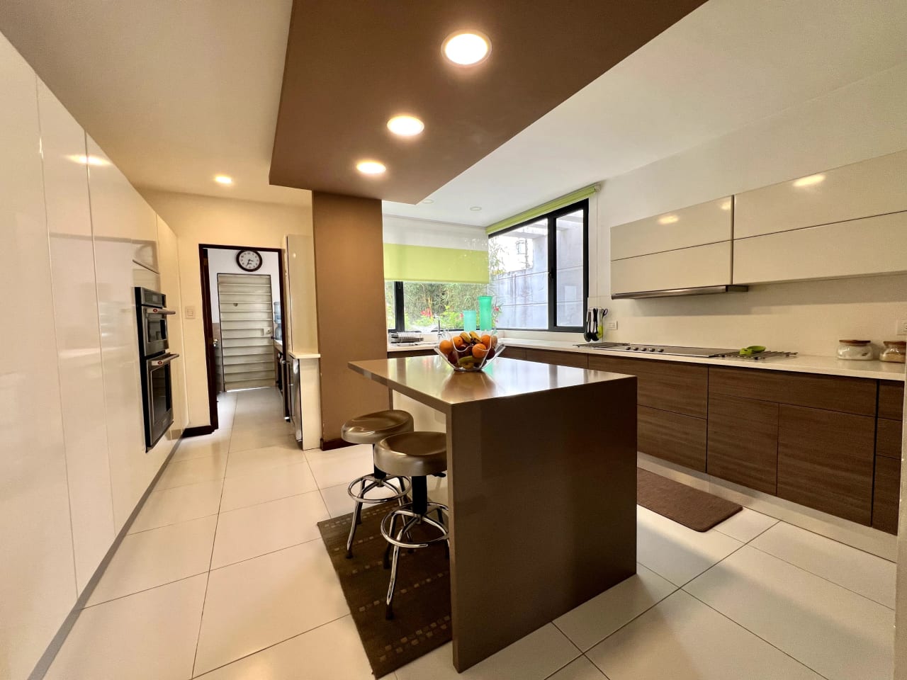 Casa con Piscina en venta Zona 15 – VHI dentro de garita — foto 13 de 15